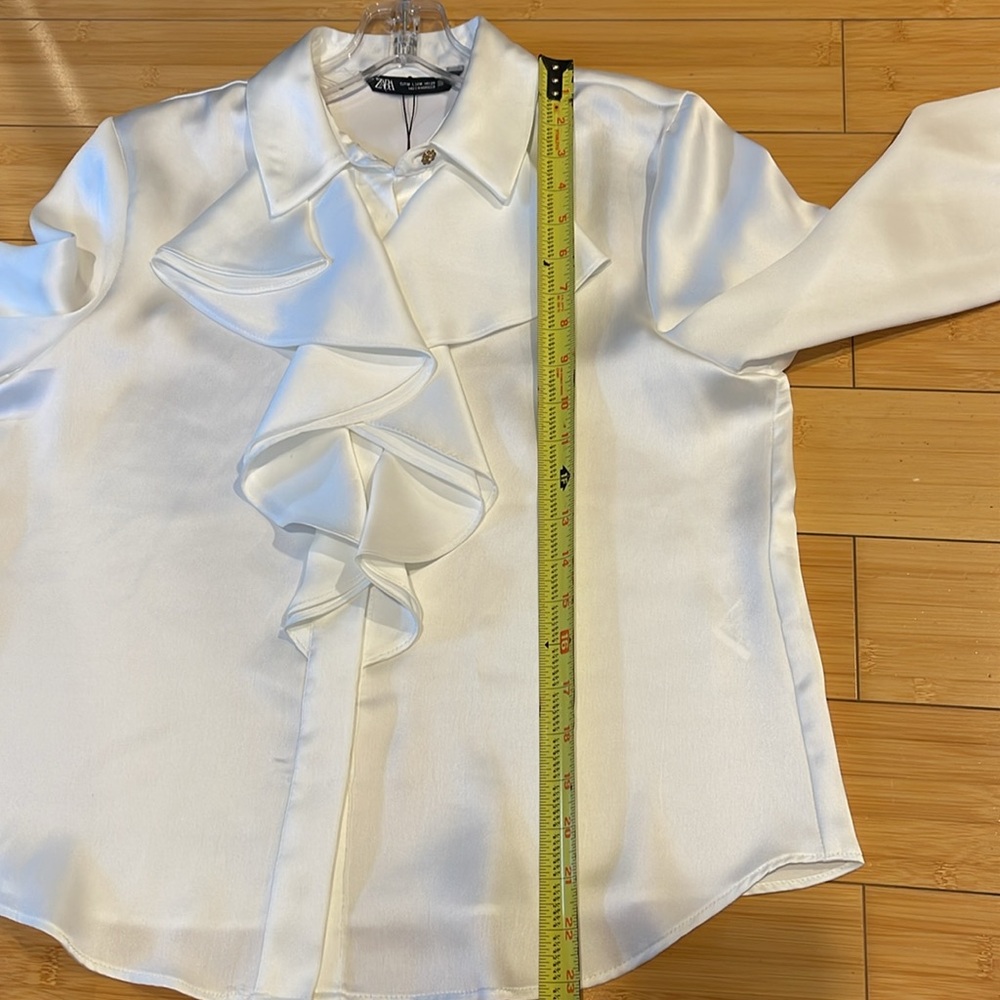 Women NWT Zara Ruffled Long Sleeves Pearly White Button Down Shirt Silky Medium - Picture 5 of 8